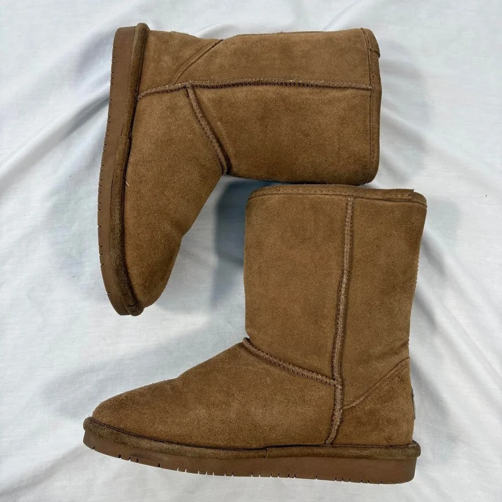 Bearpaw suede brown winter boots size 9